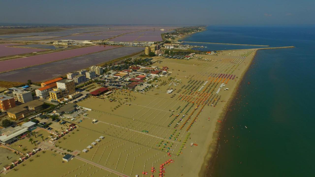 Torquemada Beach Club Margherita Di Savoia Exteriér fotografie