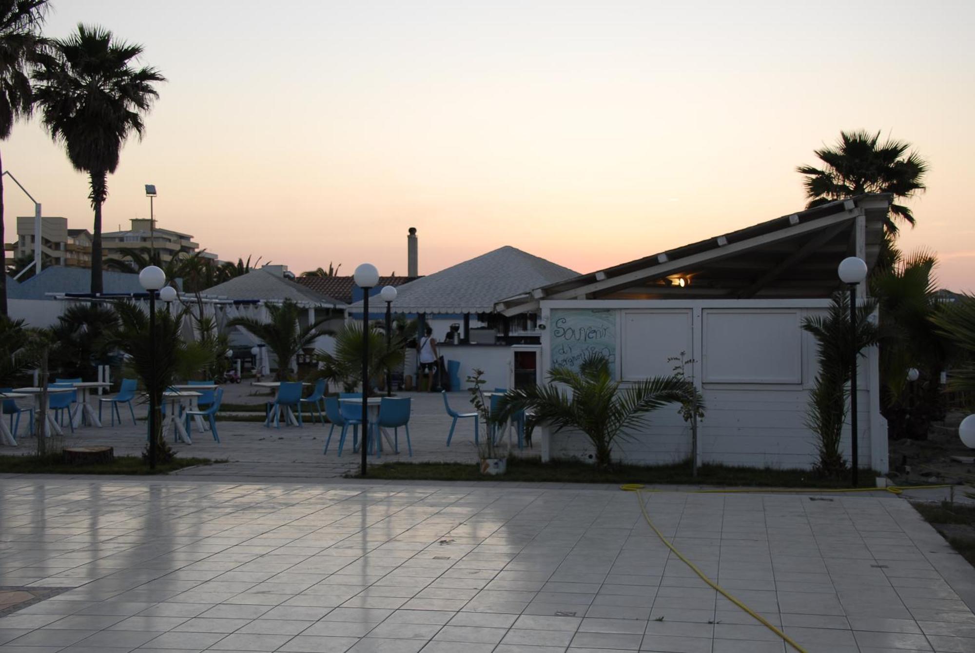 Torquemada Beach Club Margherita Di Savoia Exteriér fotografie