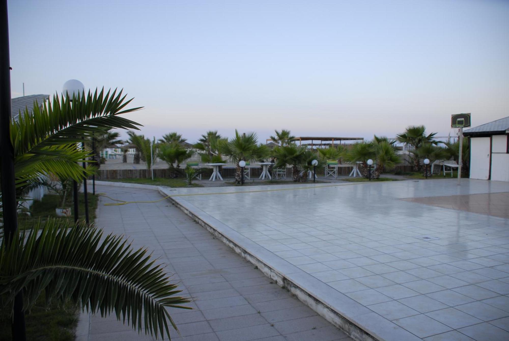 Torquemada Beach Club Margherita Di Savoia Exteriér fotografie